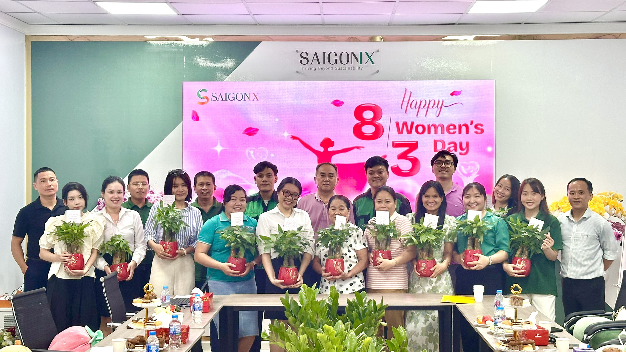 SAIGON IX tôn vinh phái đẹp